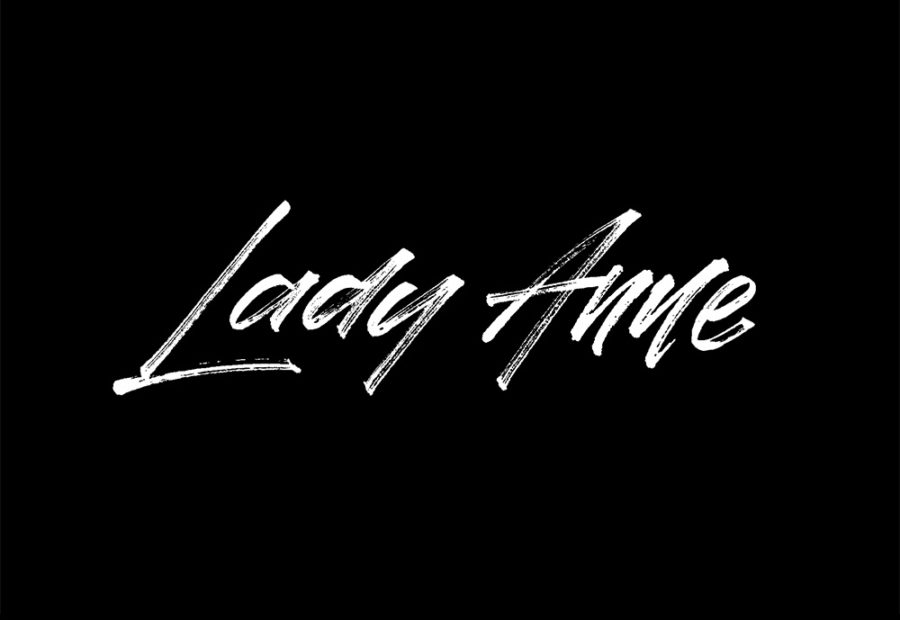 Lady Anne brush type